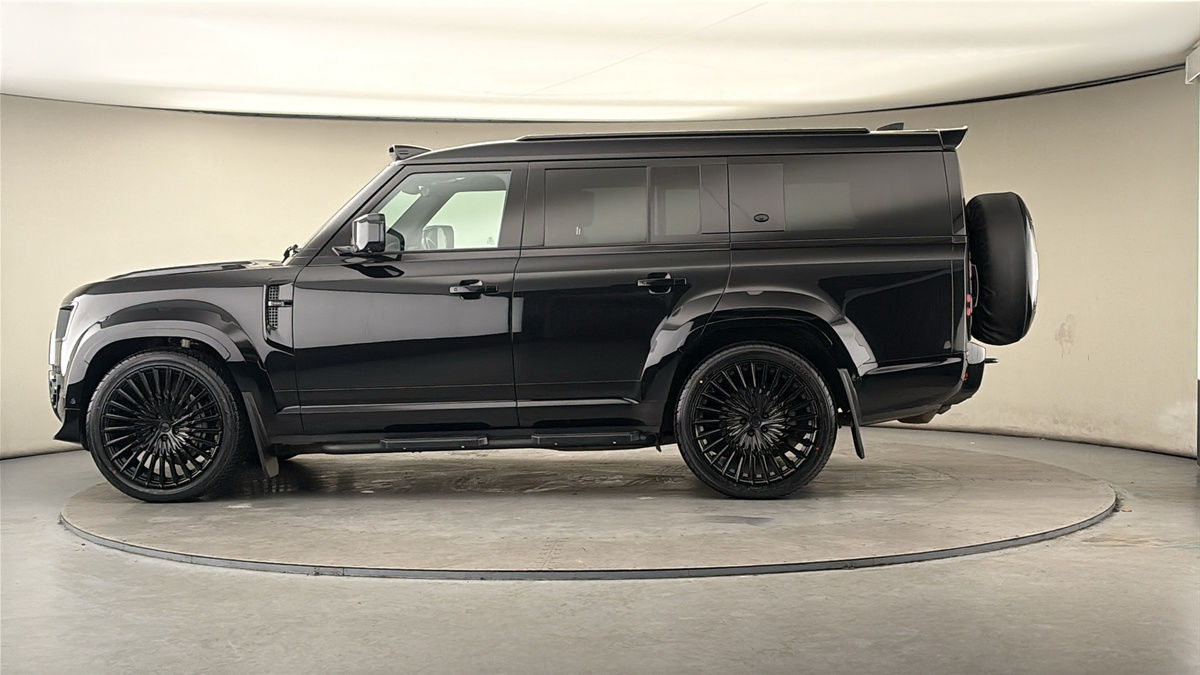 Used Land Rover Defender 130 2023 for sale - 78018082: Photo 32