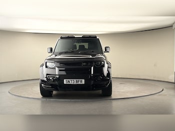 Used Land Rover Defender 130 2023 for sale - 78018082: Photo