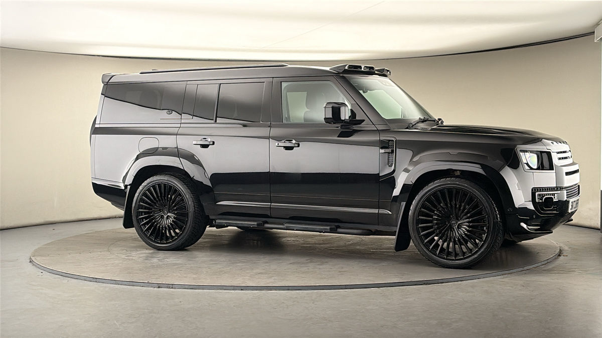 Used Land Rover Defender 130 2023 for sale - 78018082: Photo 40