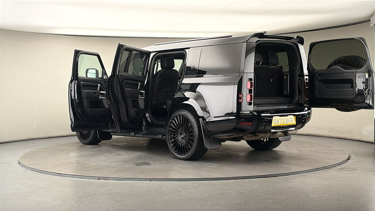 Used Land Rover Defender 130 2023 for sale - 78018082: Photo 49