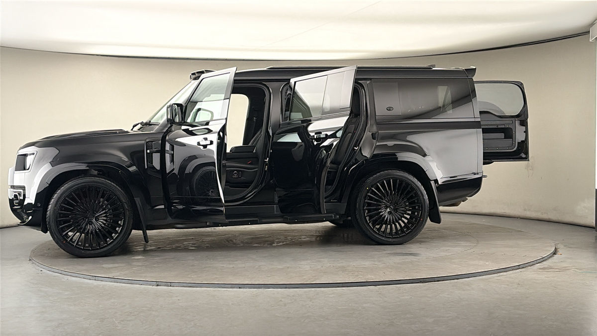 Used Land Rover Defender 130 2023 for sale - 78018082: Photo 52