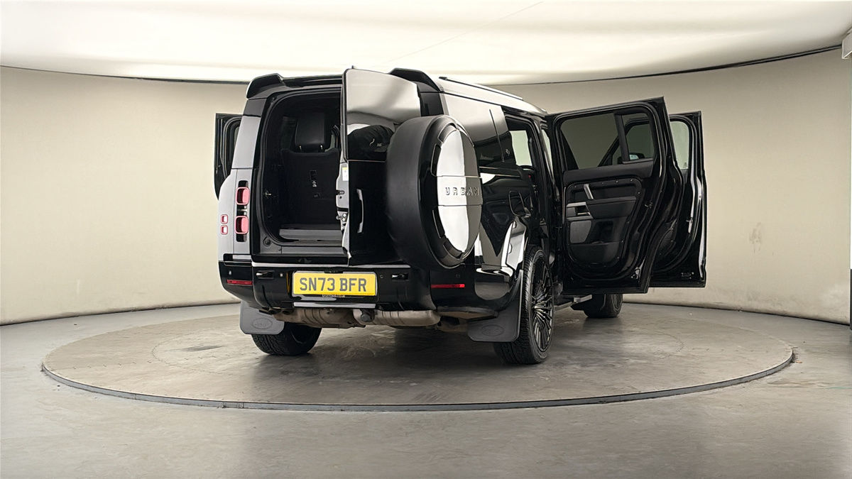 Used Land Rover Defender 130 2023 for sale - 78018082: Photo 64