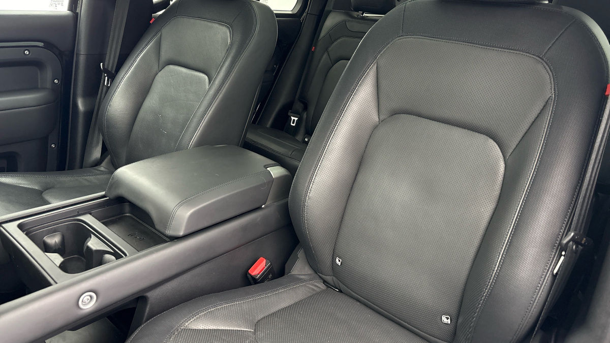 Used Land Rover Defender 130 2023 for sale - 78018082: Photo 7