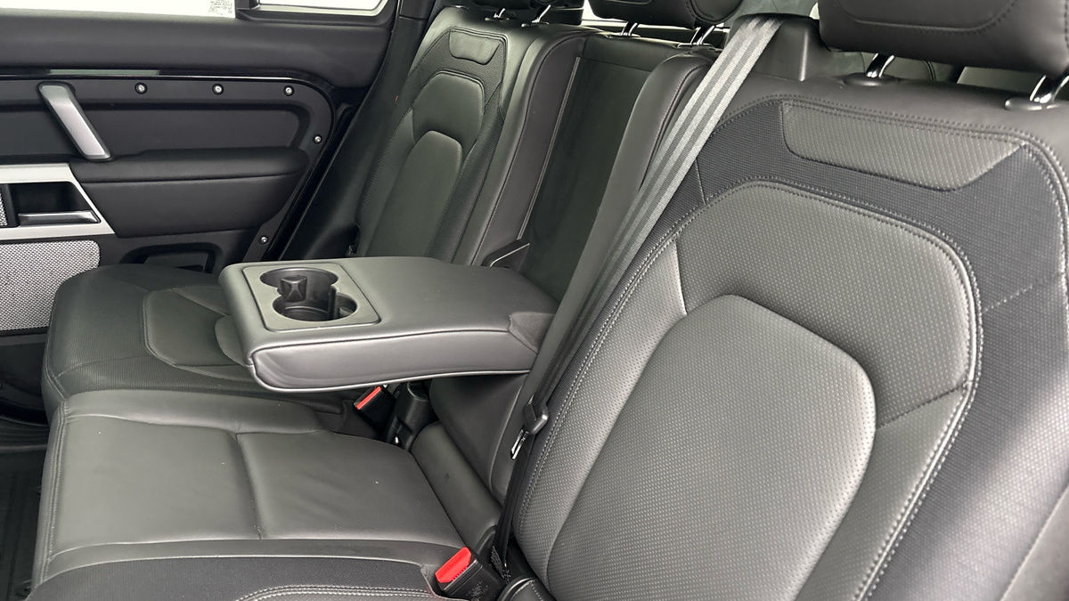 Used Land Rover Defender 130 2023 for sale - 78018082: Photo 9