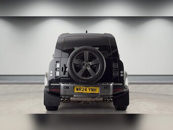 Used Land Rover Defender 110 2024 for sale - 78273056: Photo