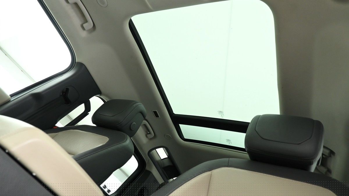 Used Land Rover Defender 110 2021 for sale - 74003954: Photo