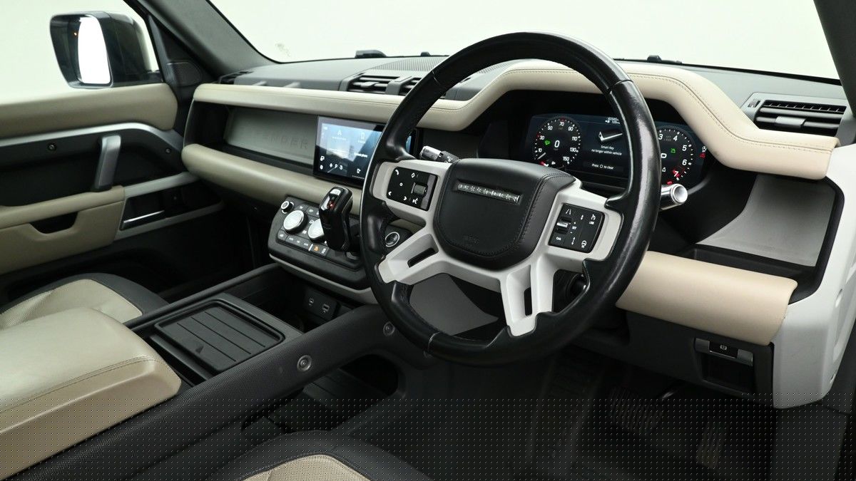 Used Land Rover Defender 110 2021 for sale - 74003954: Photo