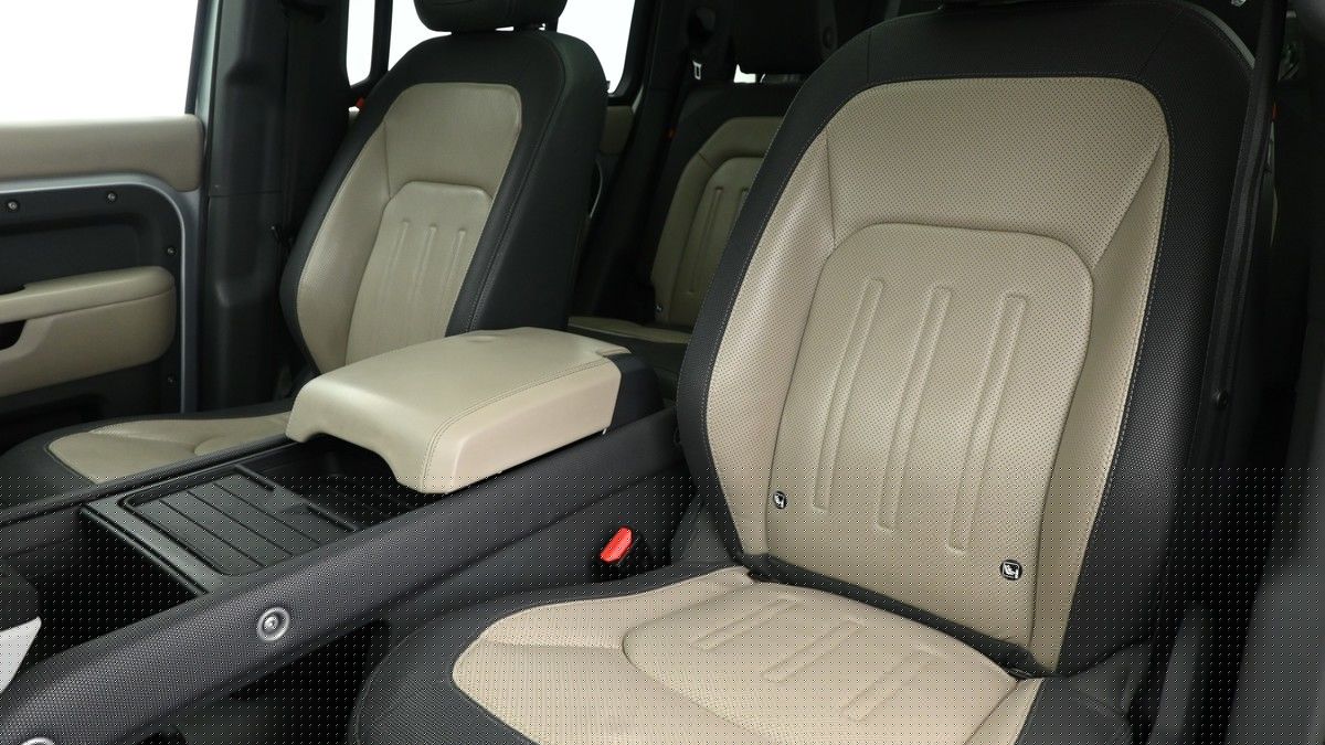 Used Land Rover Defender 110 2021 for sale - 74003954: Photo