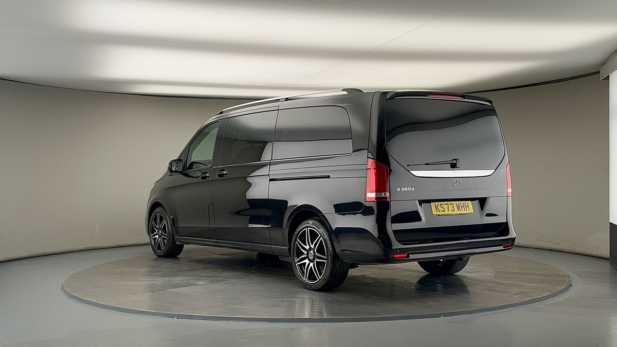 Used Mercedes-Benz V-Class 2023 for sale - 78213253: Photo 2