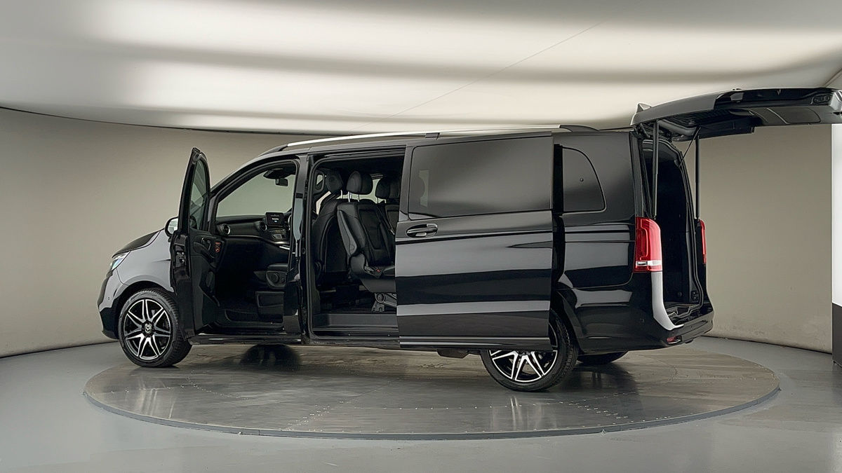 Used Mercedes-Benz V-Class 2023 for sale - 78213253: Photo 46