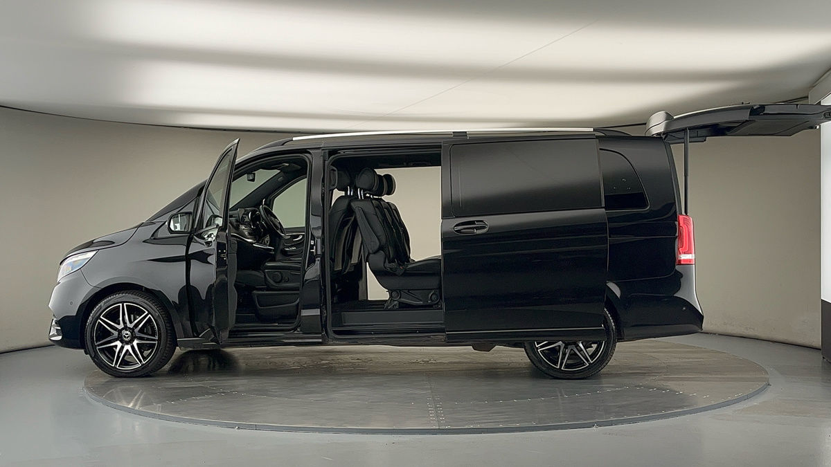 Used Mercedes-Benz V-Class 2023 for sale - 78213253: Photo 47