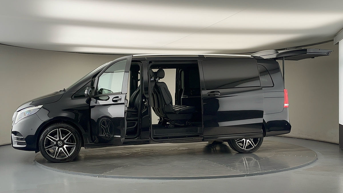 Used Mercedes-Benz V-Class 2023 for sale - 78213253: Photo 48