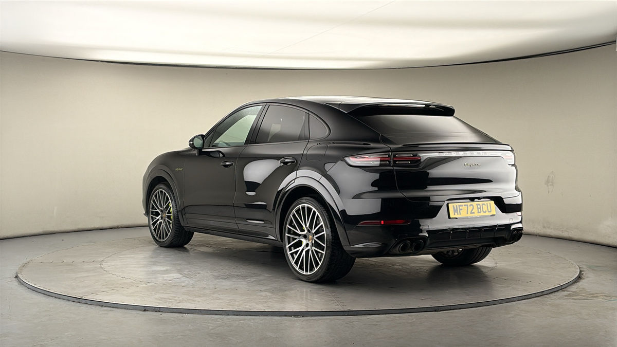 Used Porsche Cayenne 2022 for sale - 78182393: Photo 2