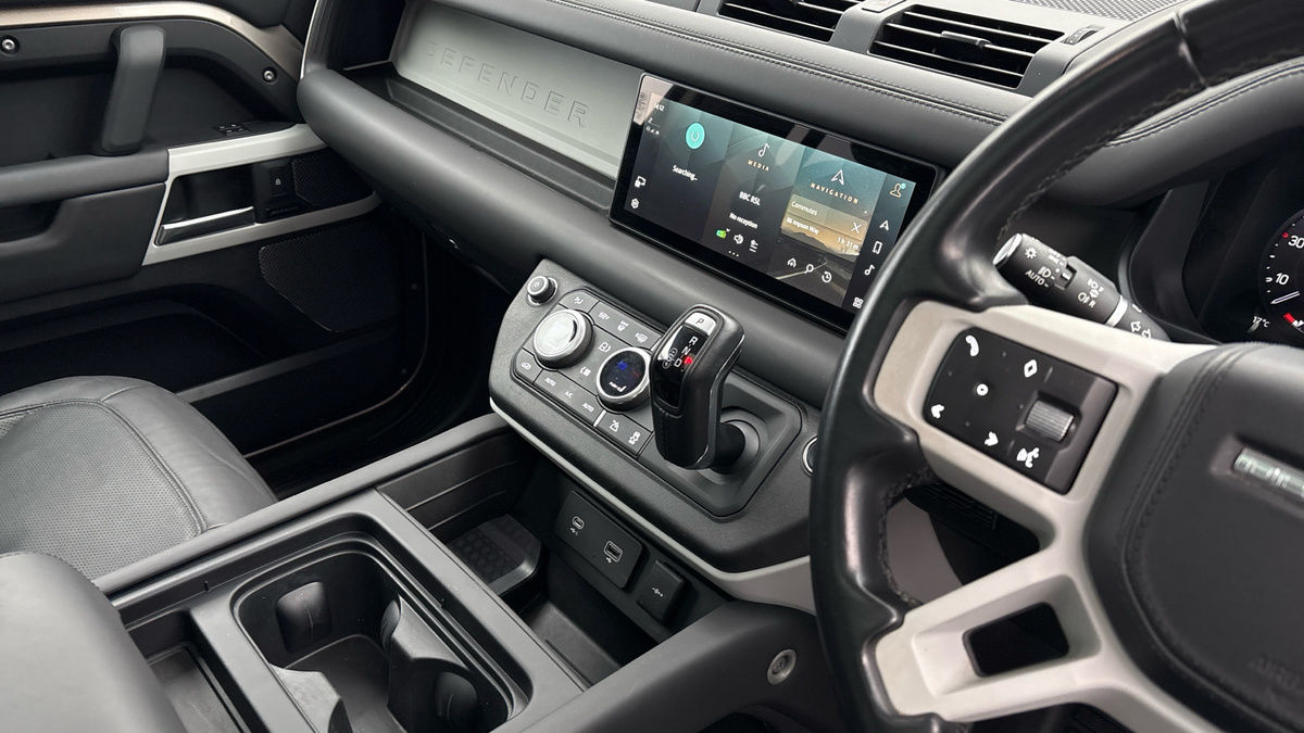 Used Land Rover Defender 2023 for sale - 78168174: Photo 18