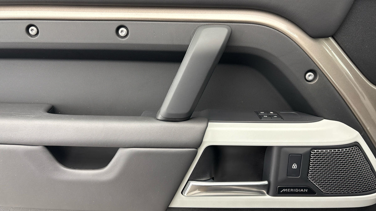 Used Land Rover Defender 2023 for sale - 78168174: Photo 19