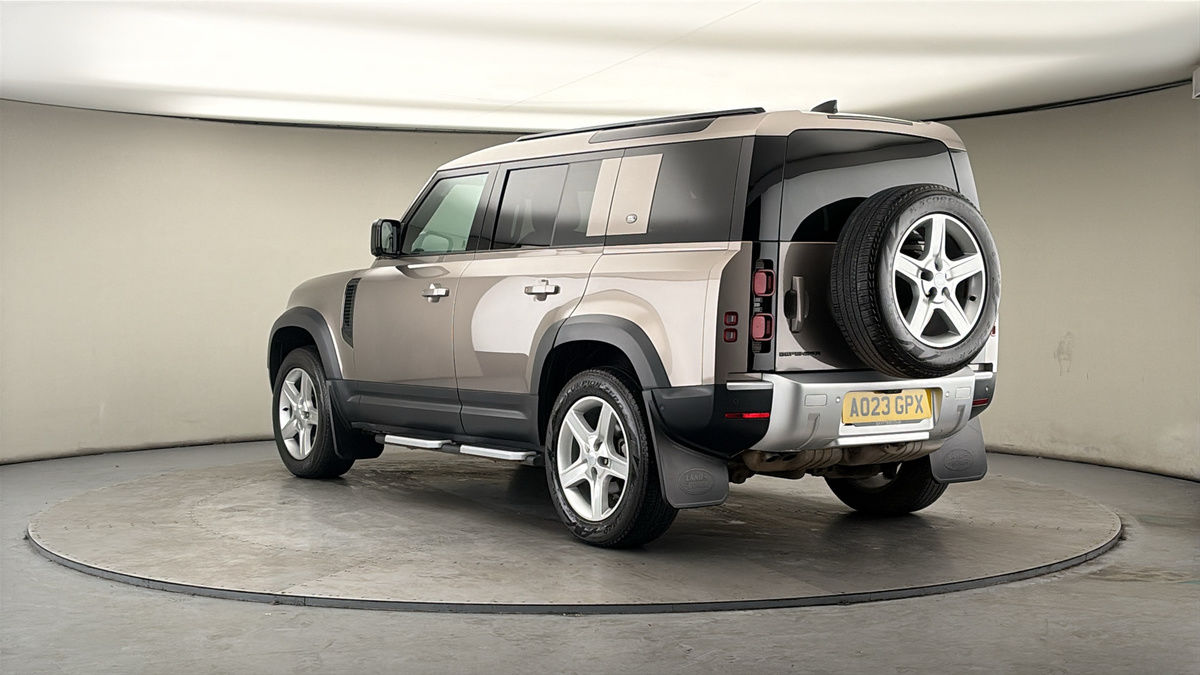 Used Land Rover Defender 2023 for sale - 78168174: Photo 2