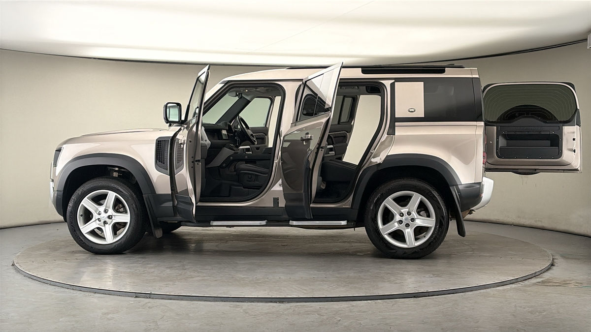 Used Land Rover Defender 2023 for sale - 78168174: Photo 46