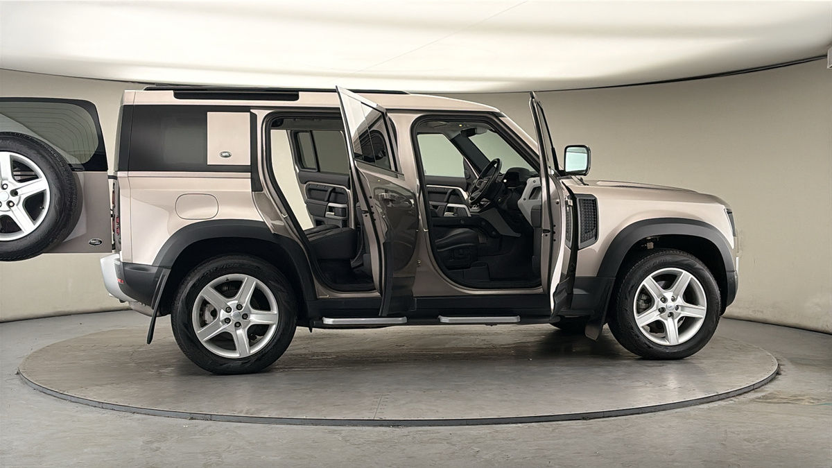 Used Land Rover Defender 2023 for sale - 78168174: Photo 56