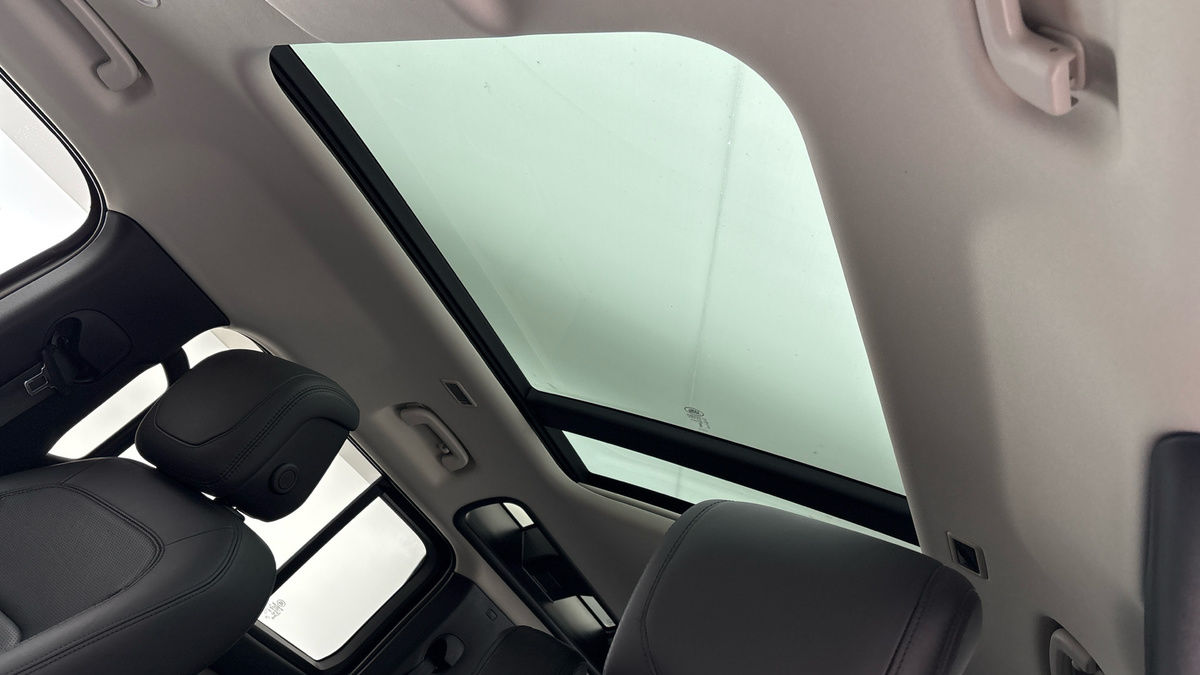 Used Land Rover Defender 2023 for sale - 78168174: Photo 6