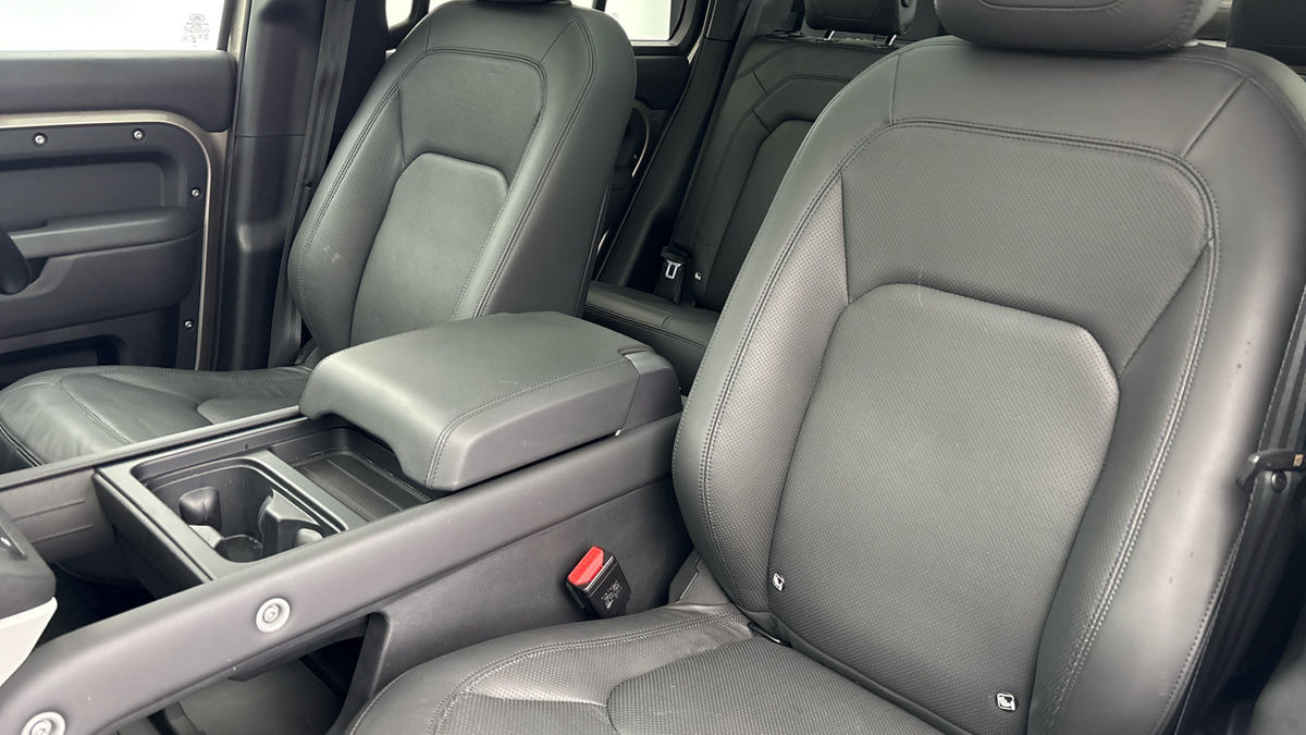Used Land Rover Defender 2023 for sale - 78168174: Photo 7