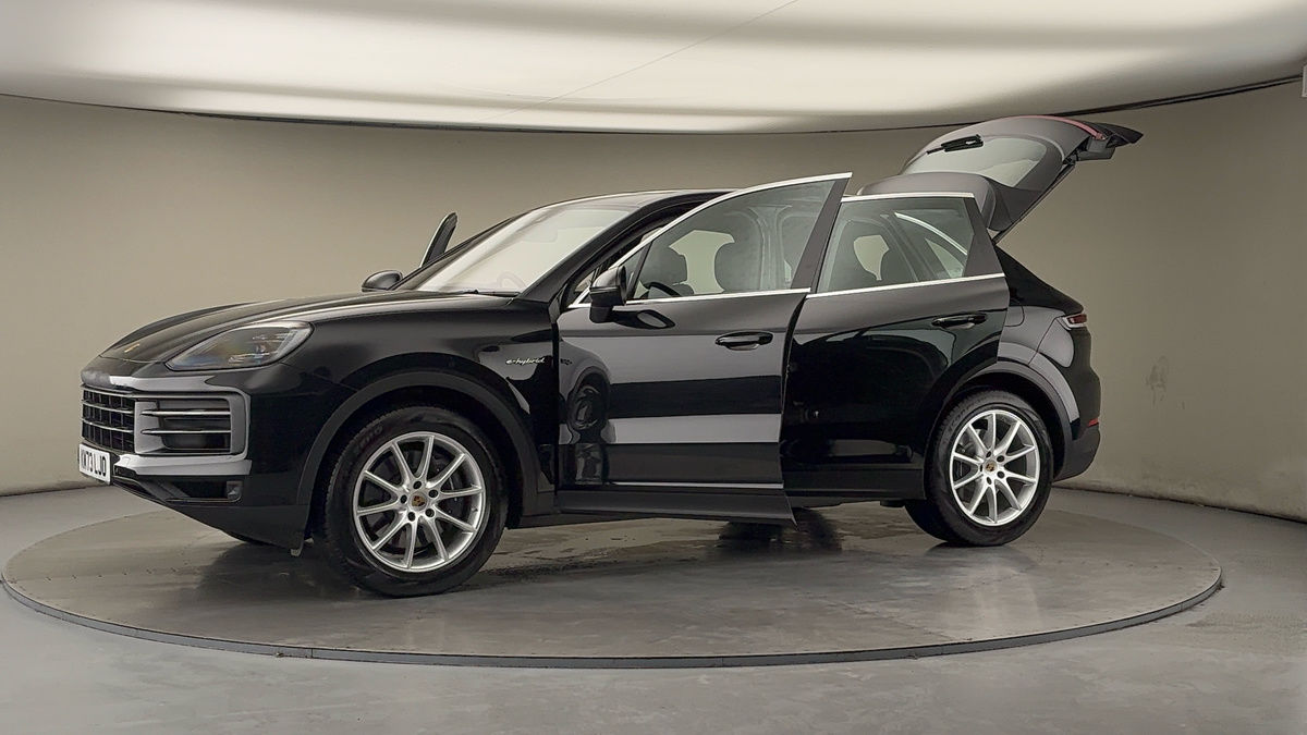 Used Porsche Cayenne 2023 for sale - 77213241: Photo 48