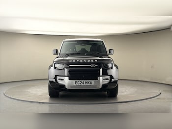 Used Land Rover Defender 110 2024 for sale - 77781279: Photo