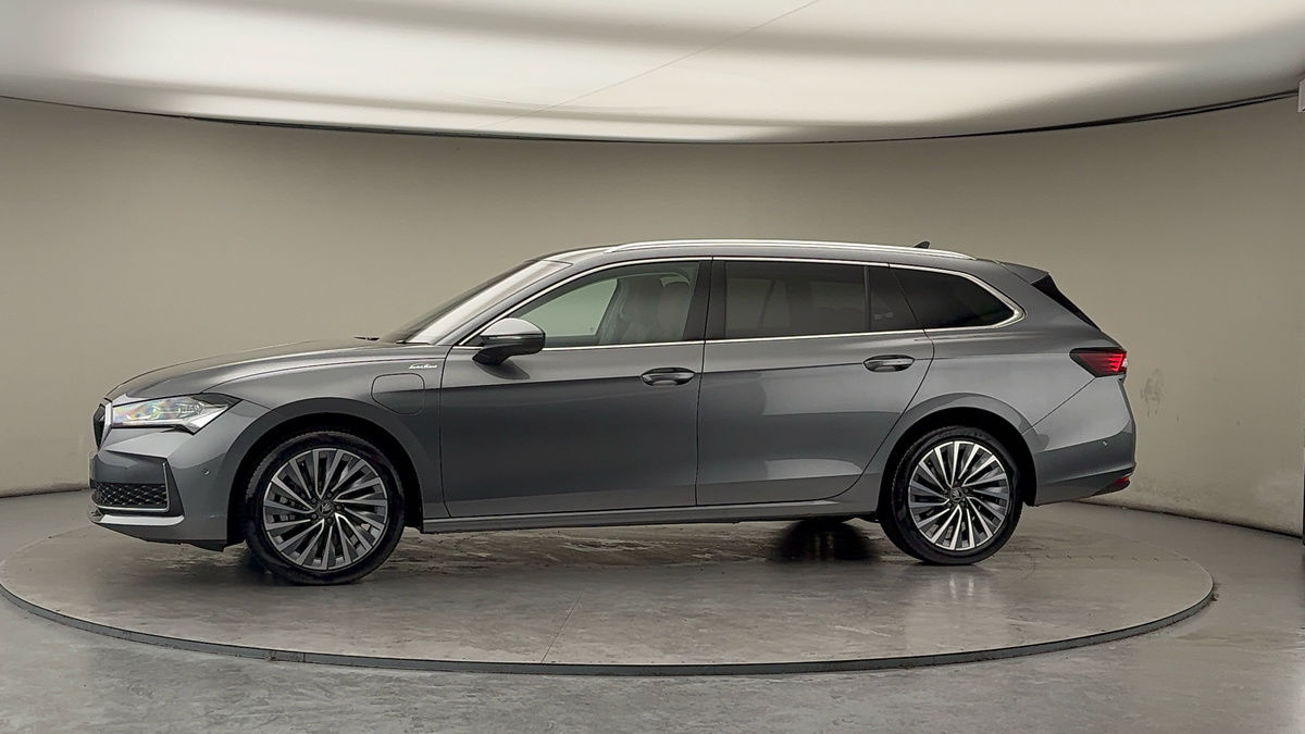 Used Skoda Superb 2025 for sale - 77572490: Photo 28