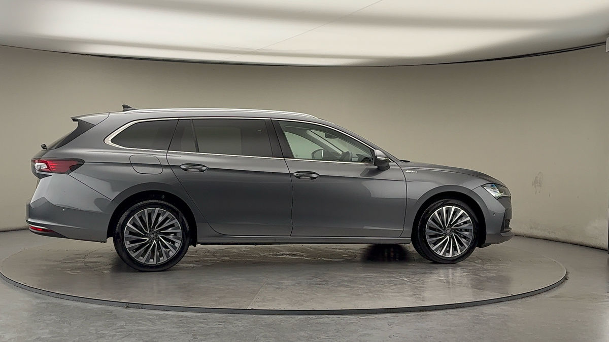 Used Skoda Superb 2025 for sale - 77572490: Photo 37