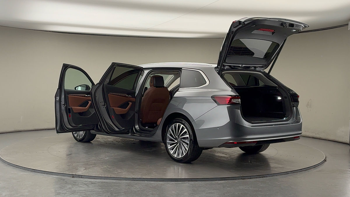 Used Skoda Superb 2025 for sale - 77572490: Photo 43