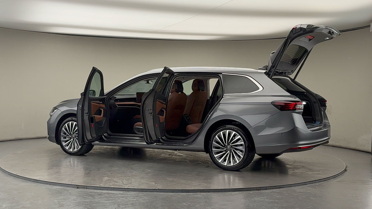 Used Skoda Superb 2025 for sale - 77572490: Photo 45