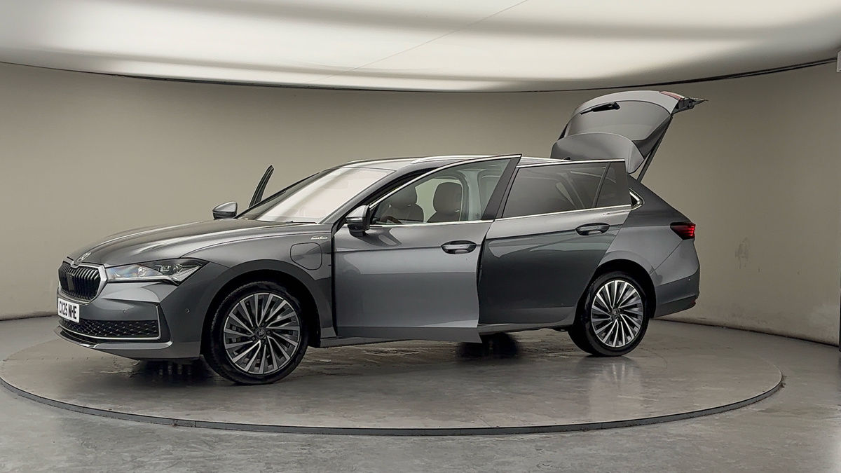 Used Skoda Superb 2025 for sale - 77572490: Photo 48