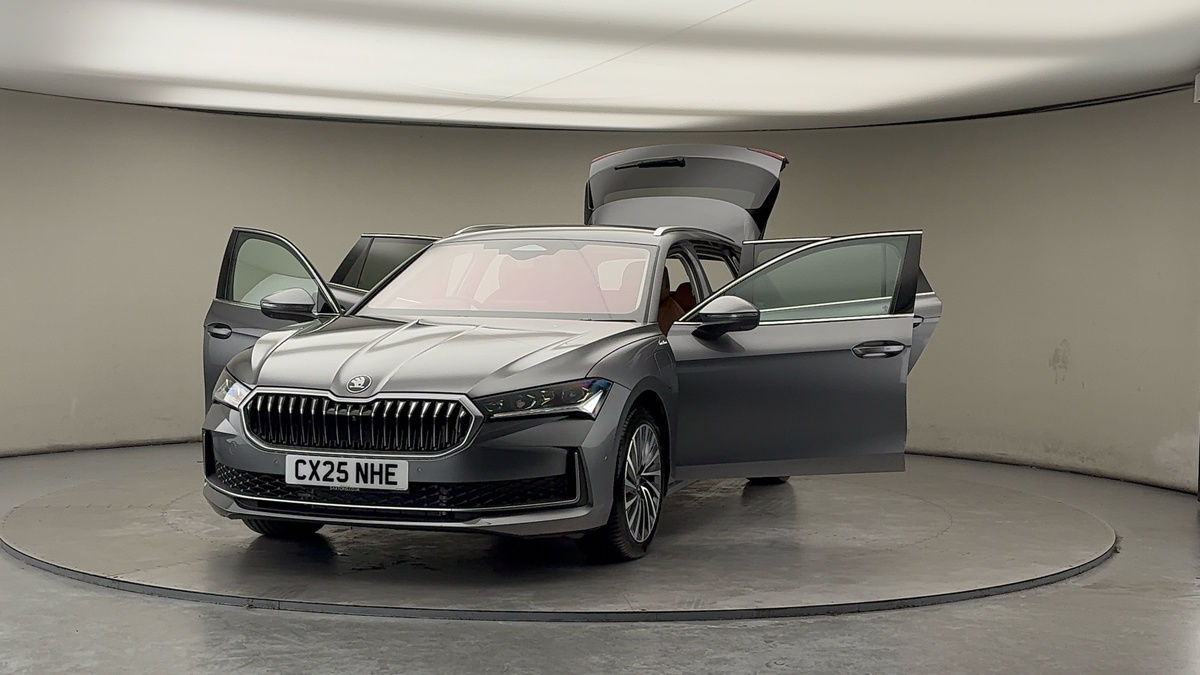 Used Skoda Superb 2025 for sale - 77572490: Photo 50