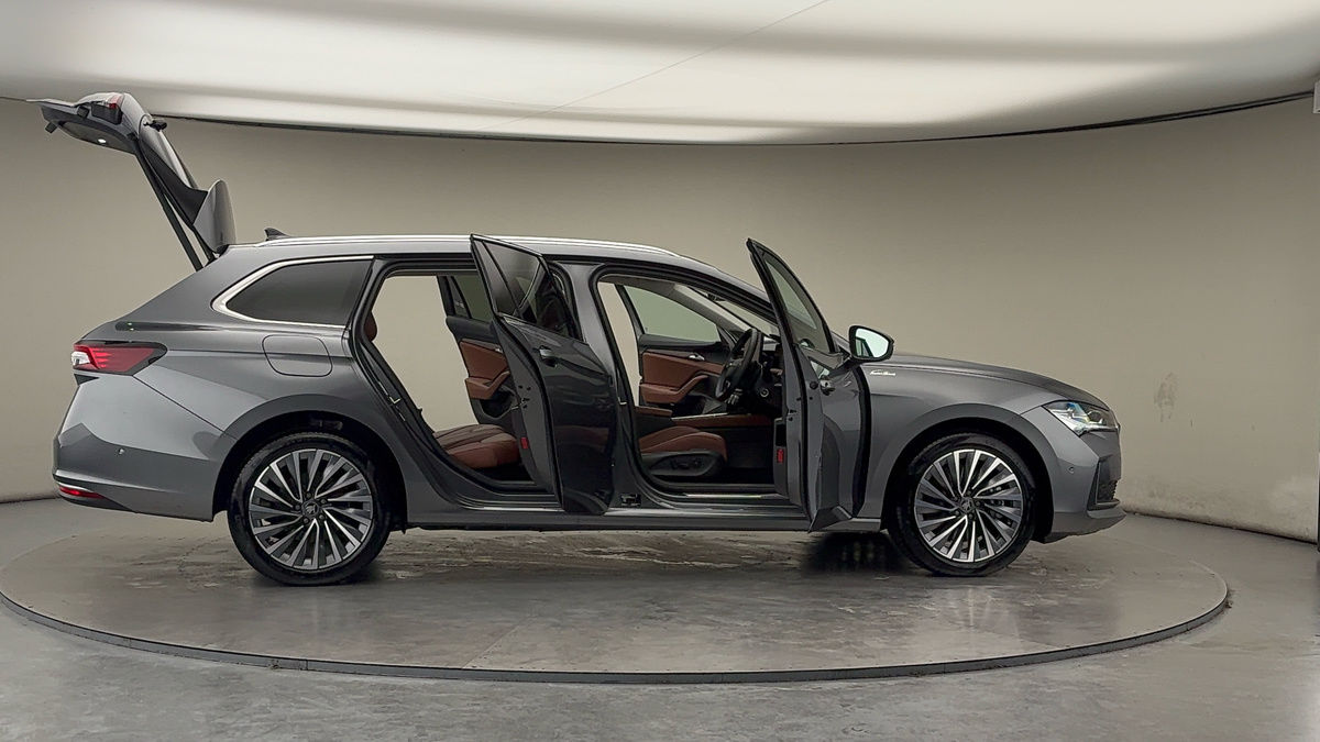 Used Skoda Superb 2025 for sale - 77572490: Photo 56