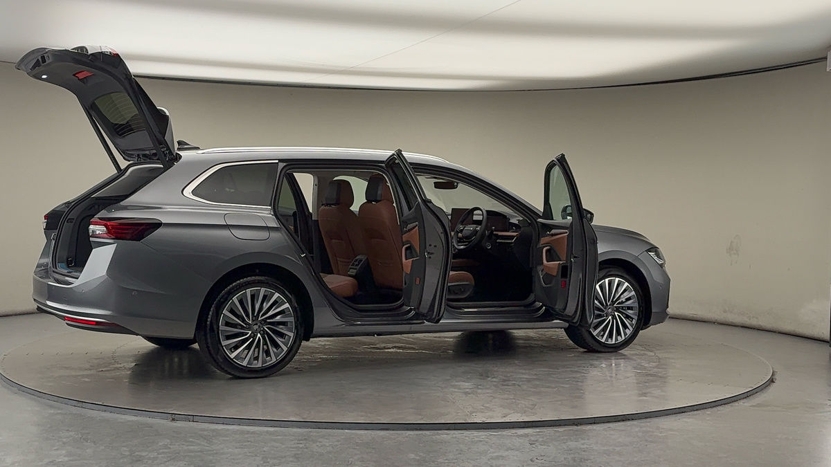 Used Skoda Superb 2025 for sale - 77572490: Photo 57