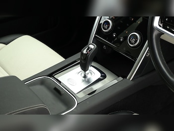 Used Land Rover Discovery Sport 2021 for sale - 75336933: Photo