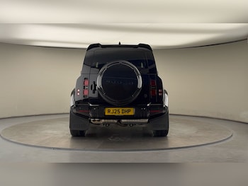 Used Land Rover Defender 2025 for sale - 78300125: Photo