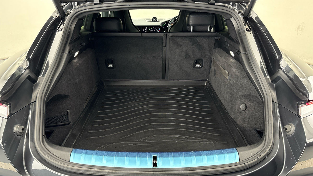 Used Porsche Taycan 2022 for sale - 76740955: Photo 12