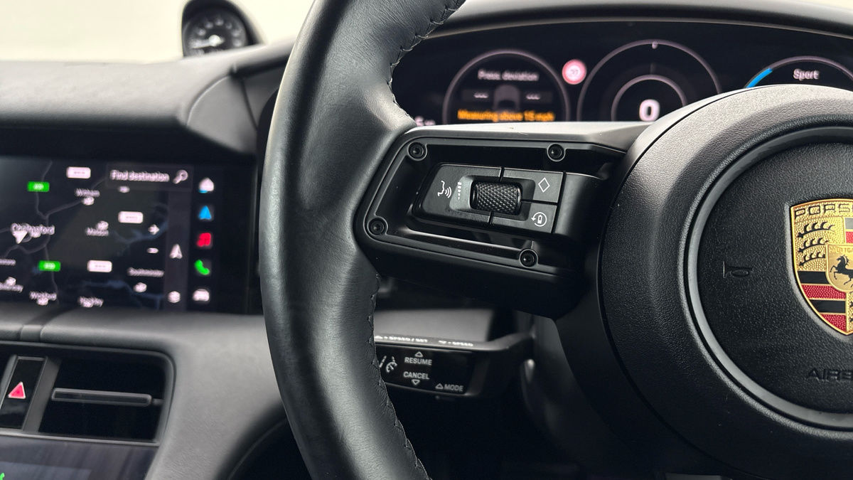 Used Porsche Taycan 2022 for sale - 76740955: Photo 14