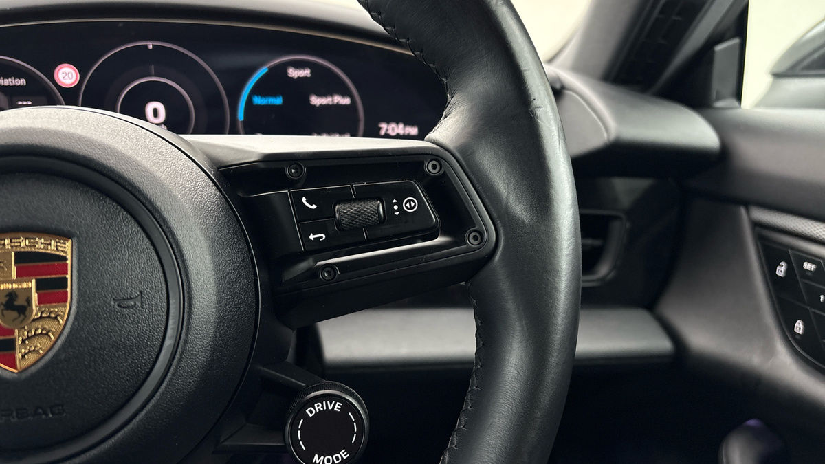 Used Porsche Taycan 2022 for sale - 76740955: Photo 15