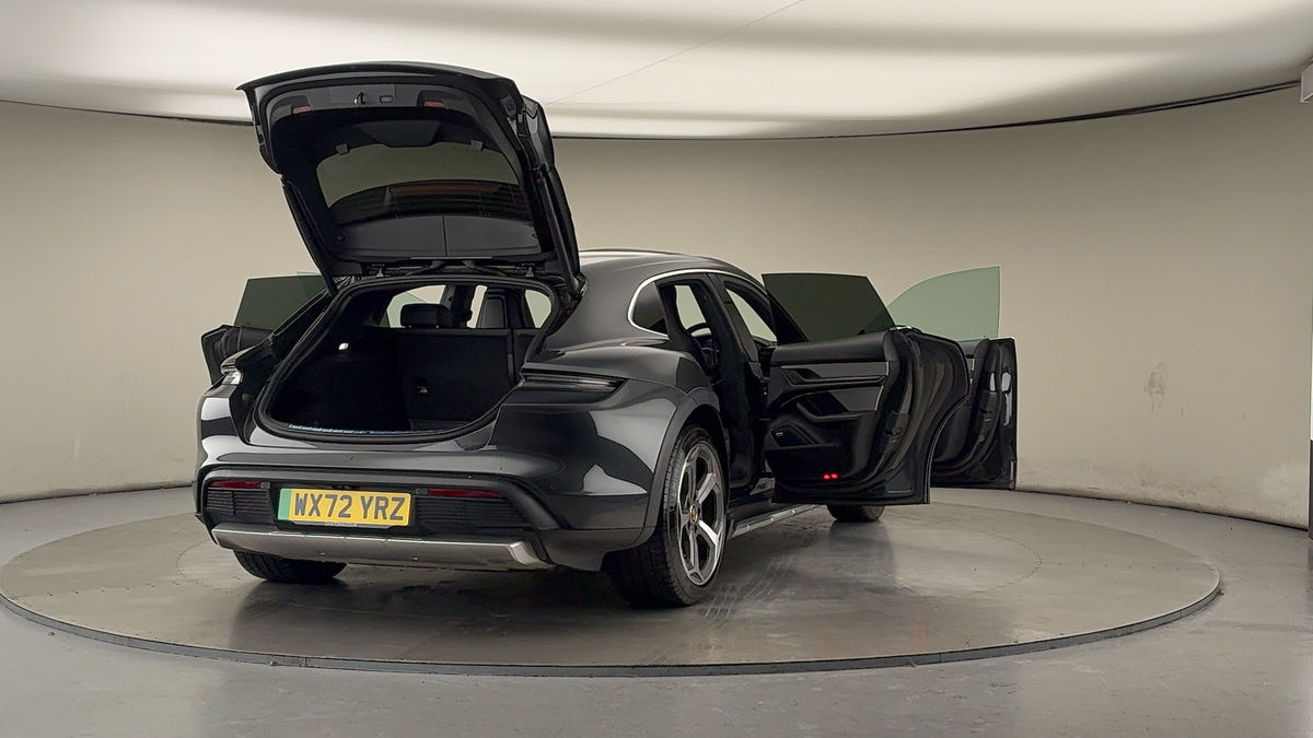 Used Porsche Taycan 2022 for sale - 76740955: Photo 61