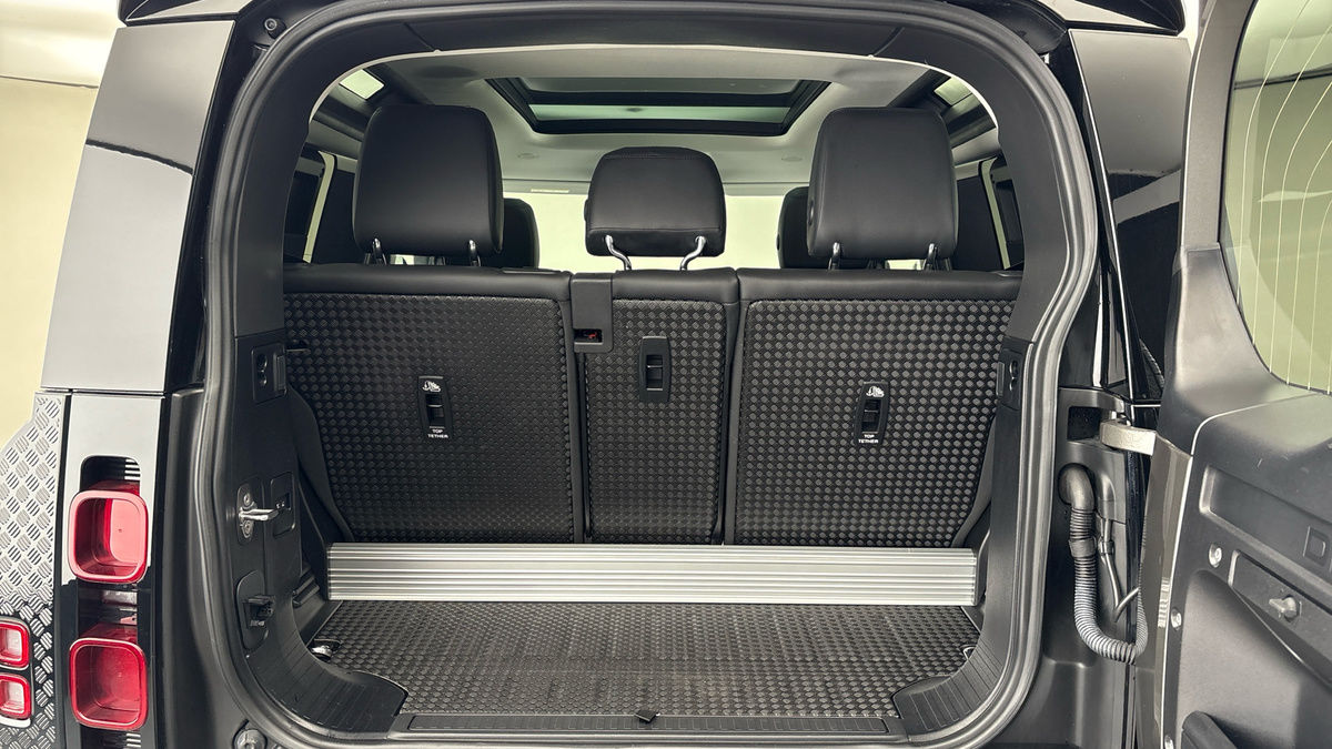 Used Land Rover Defender 2023 for sale - 77264198: Photo 11