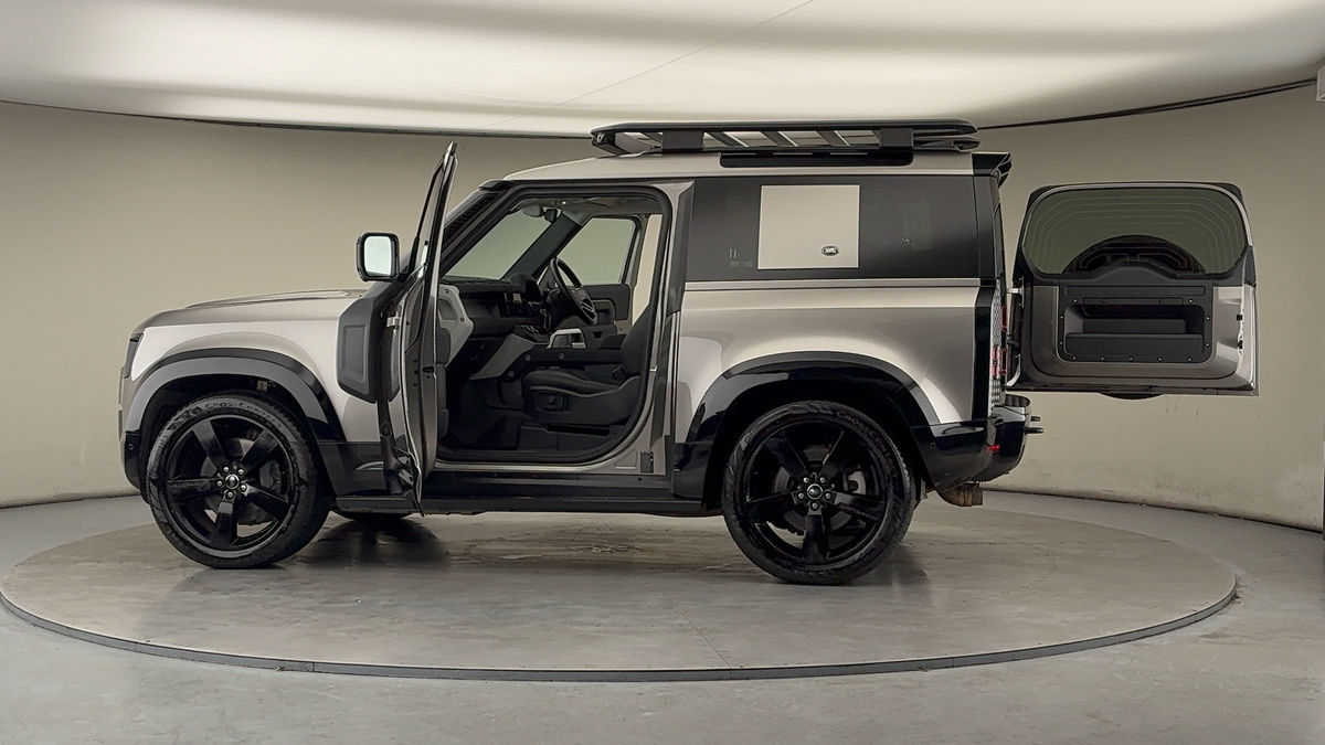 Used Land Rover Defender 2023 for sale - 77264198: Photo 47