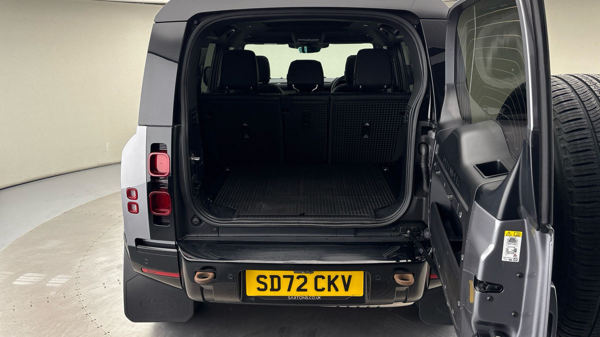 Used Land Rover Defender 110 2022 for sale - 76896701: Photo 11
