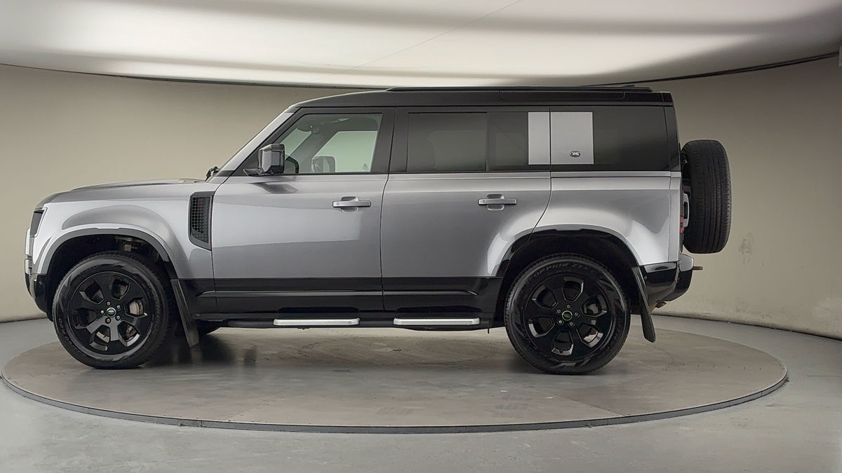 Used Land Rover Defender 110 2022 for sale - 76896701: Photo 30