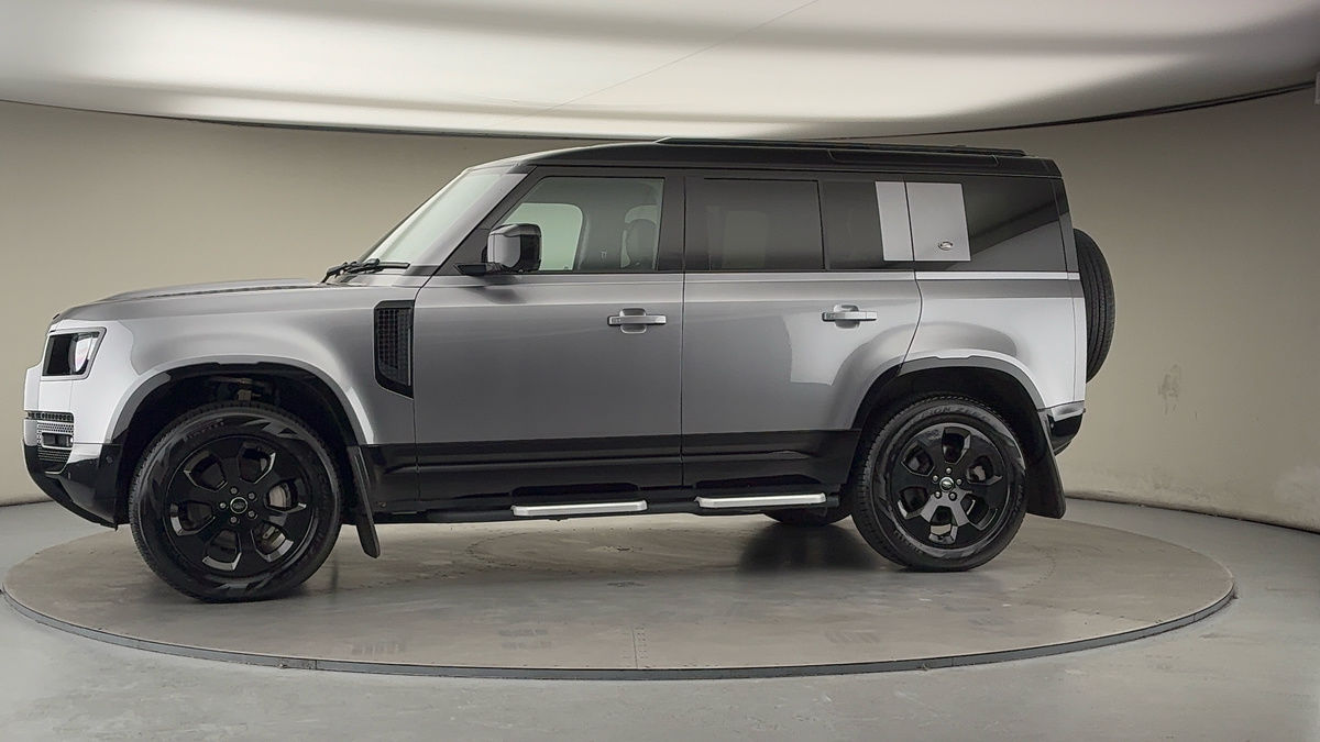 Used Land Rover Defender 110 2022 for sale - 76896701: Photo 31