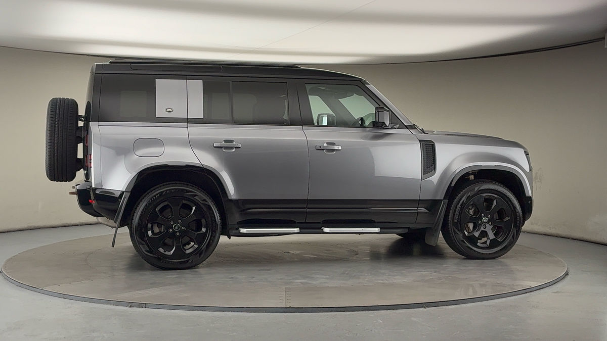 Used Land Rover Defender 110 2022 for sale - 76896701: Photo 40