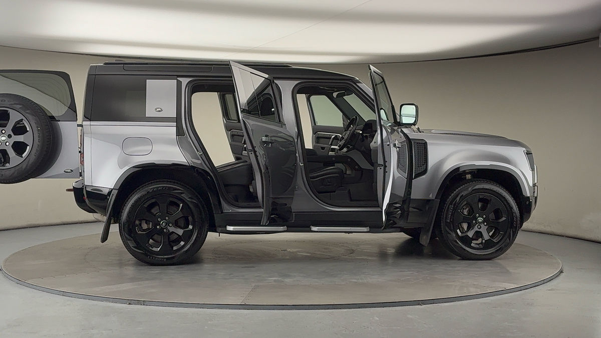 Used Land Rover Defender 110 2022 for sale - 76896701: Photo 59