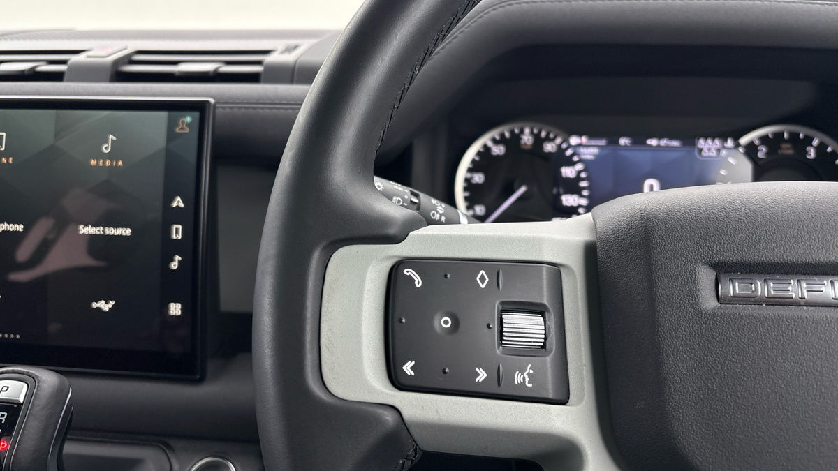 Used Land Rover Defender 110 2023 for sale - 77584247: Photo 13