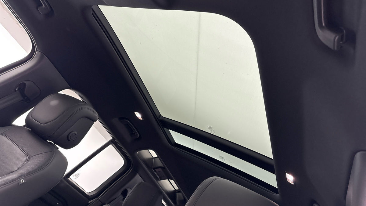 Used Land Rover Defender 110 2023 for sale - 77584247: Photo 6