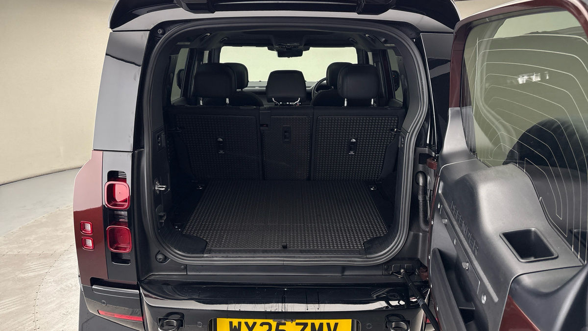 Used Land Rover Defender 2025 for sale - 77494499: Photo 11
